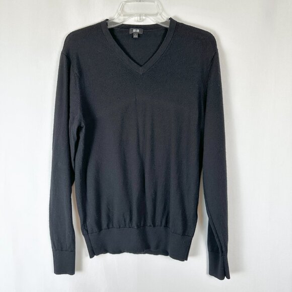 Uniqlo Sweater‎ Men Sm Black 100% Merino Wool V-Neck Long Sleeve Casual Business - Picture 1 of 11